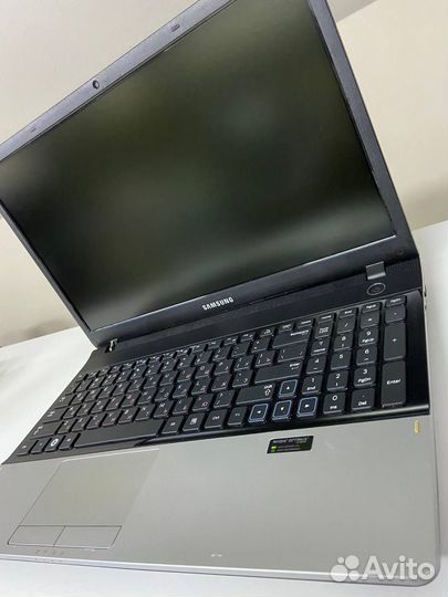 Ноутбук Samsung NP300E5A