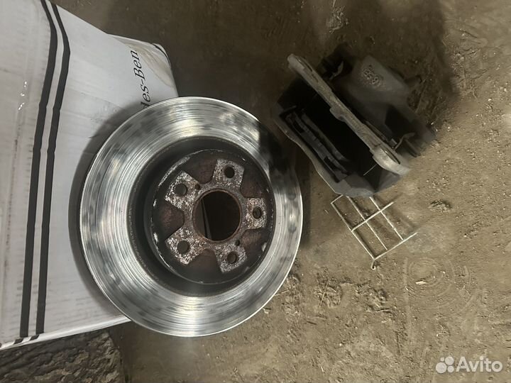 Комплект передних дисков и суппортов