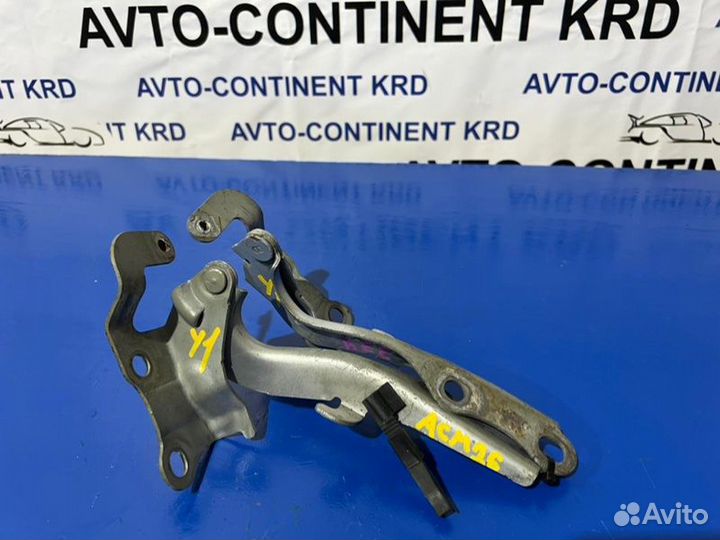 Петля капота Toyota Ipsum ACM26 2AZ