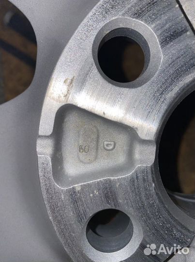 Оригинальный Диск с резиной r16