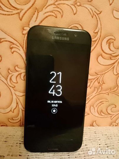 Телефон Samsung