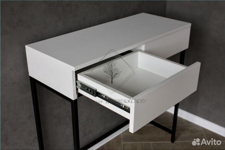 Туалетный стол