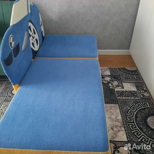 Диван