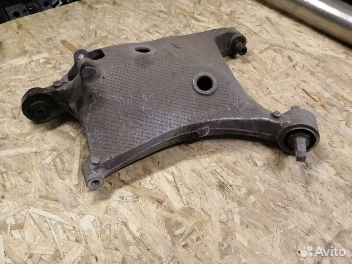 Рычаг нижний поперечный Volvo XC90