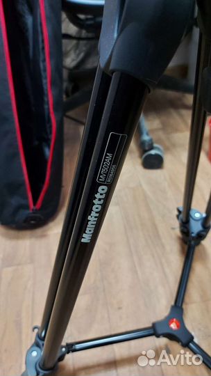 Штатив с видеоголовкой Manfrotto mvk502am