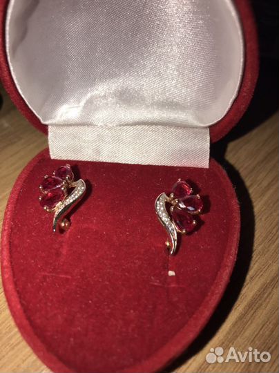 Золотые серьги