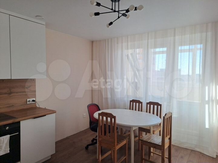 3-к. квартира, 90 м², 10/14 эт.