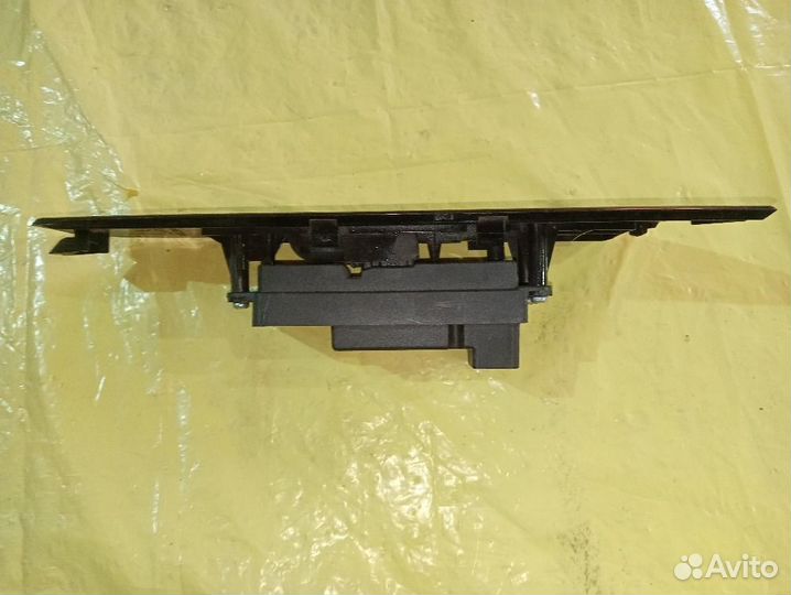 Кнопка стеклоподъемника задняя левая Mazda 3 BK Z6