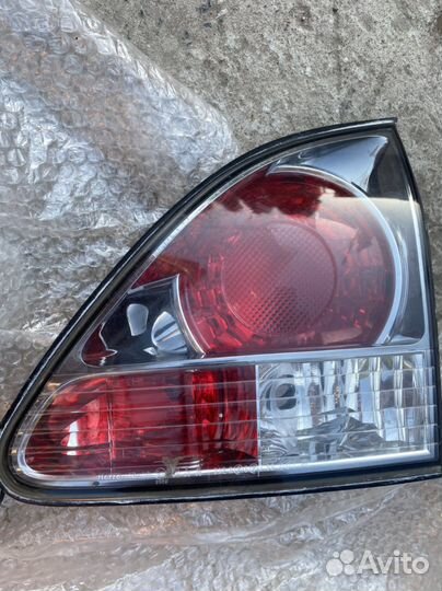 Задние фонари Lexus RX300
