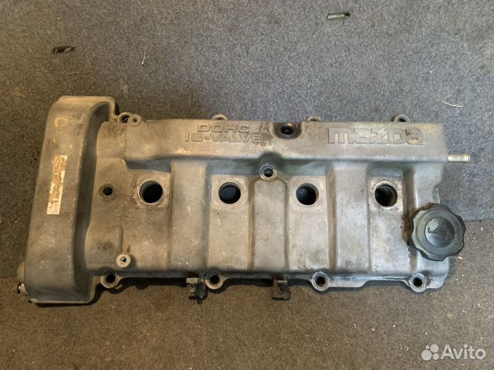 Клапаная крышка от Двс FP-de mazda premacy