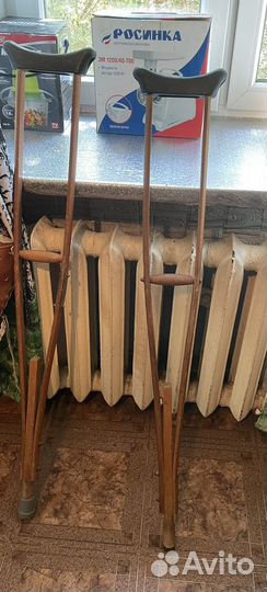 Костыли подмышечные и наконечники для костылей