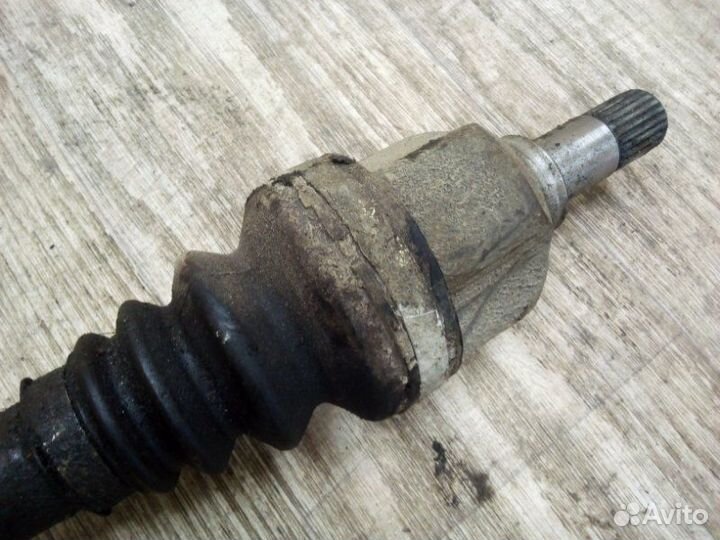 Привод в сборе передний левый Peugeot 308 хэтчбек