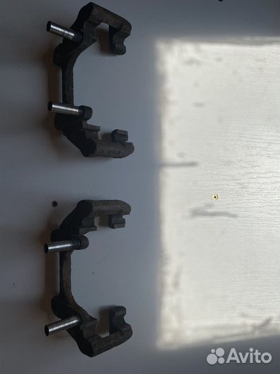 Скоба суппорта ауди тт