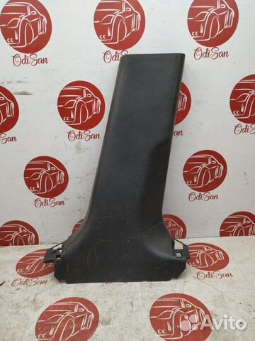 Обшивка центральной стойки правая Infiniti Fx35