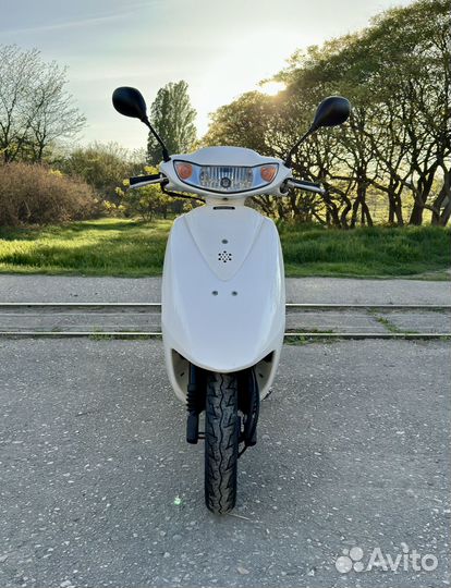 Honda DIO AF-68 white