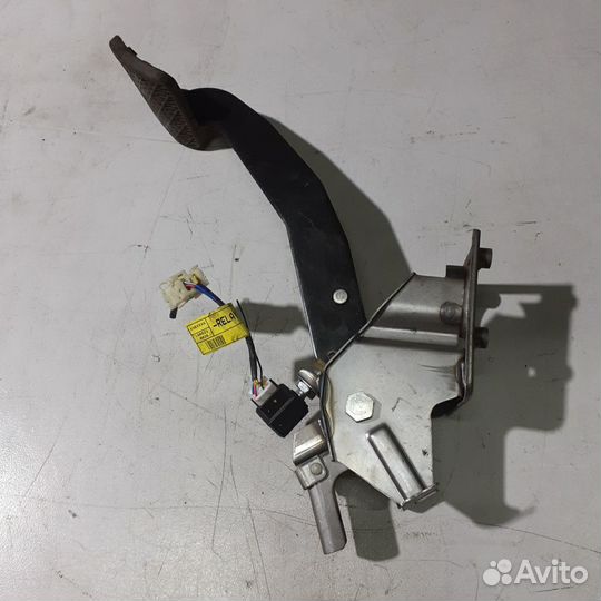 Педаль тормоза ssangyong actyon NEW 2011