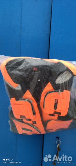 Спасательный жилет