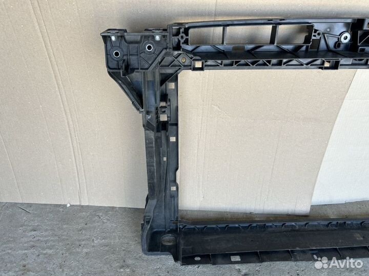 Передняя панель (телевизор) Skoda Superb III