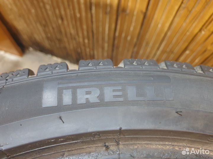 Pirelli Ice Zero 295/35 R21 107H