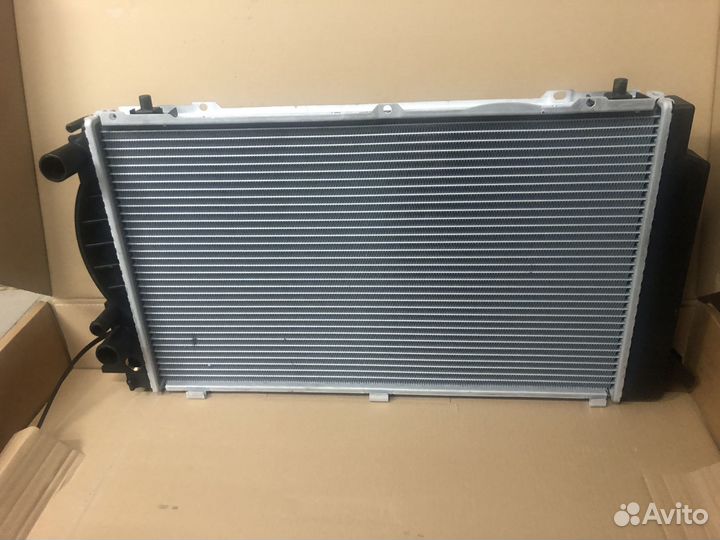 Радиатор водяного охлаждения Audi 80