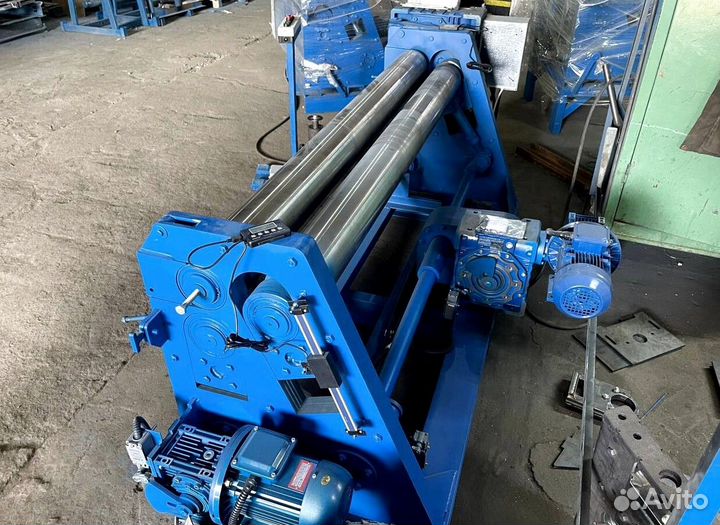 Вальцовочный трехвалковый листогиб