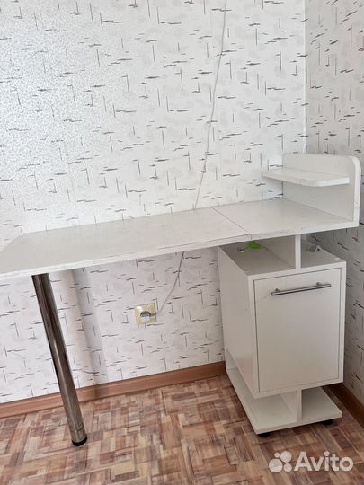 Маникюрный стол складной бу
