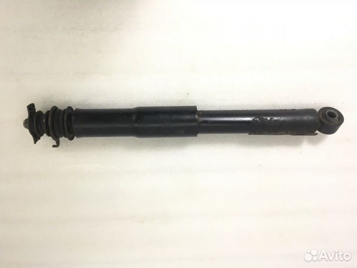 Амортизатор задний Lexus Lx570 рестайлинг