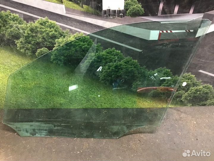 Стекло двери переднее правое Mercedes M-Класс W164