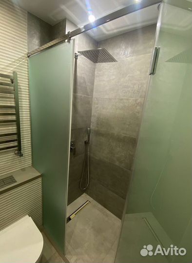 Душевой уголок новый. Душевая перегородка