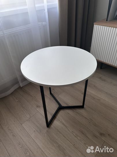 Журнальный столик