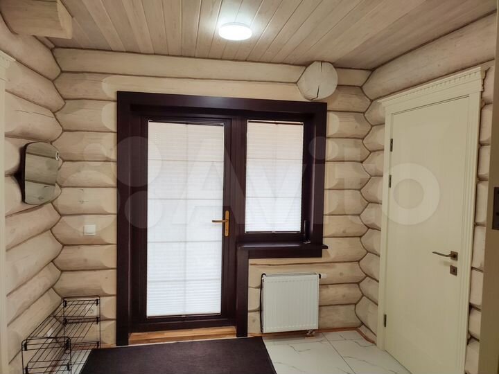 Коттедж 180 м² на участке 7 сот.