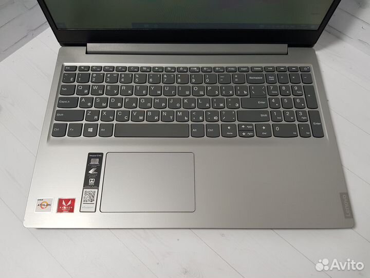 Мощный ноутбук Lenovo 8gb/SSD/Windows 10