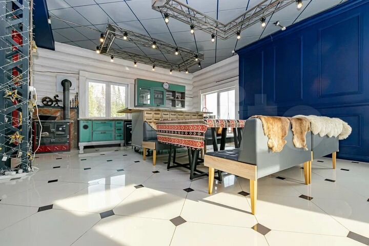 Дом 340 м² на участке 4 га