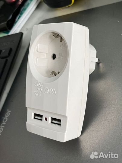 Разветвитель (тройник) 1 розетка + 2USB