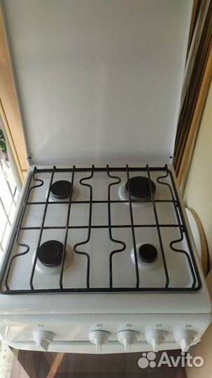 Холодильник и газовая плита