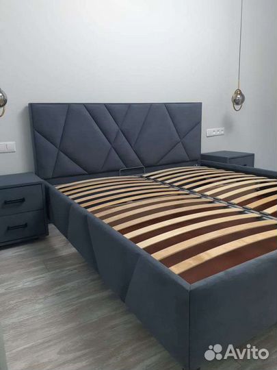 Кровать двухспальная с подьемным механизмом