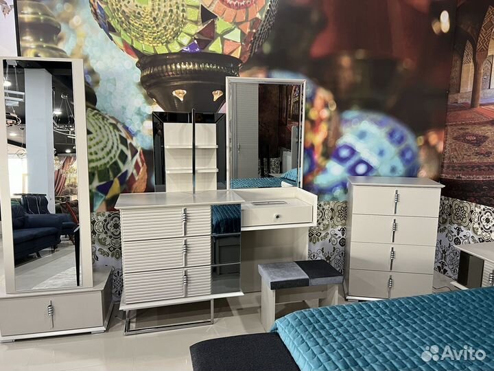 Спальный гарнитур