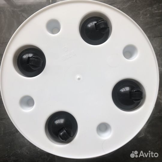 Горшки,опоры для комнатных растений и колба