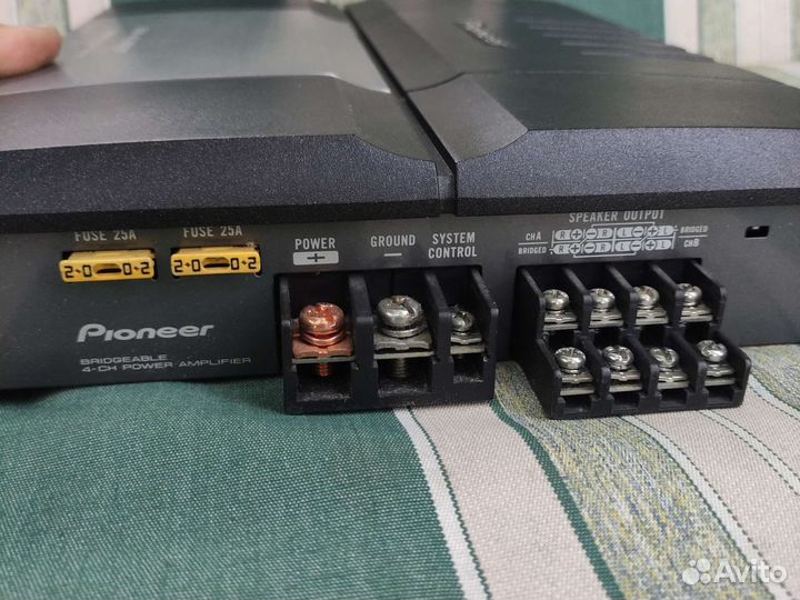 Автомобильный усилитель peoneer gm-6300f