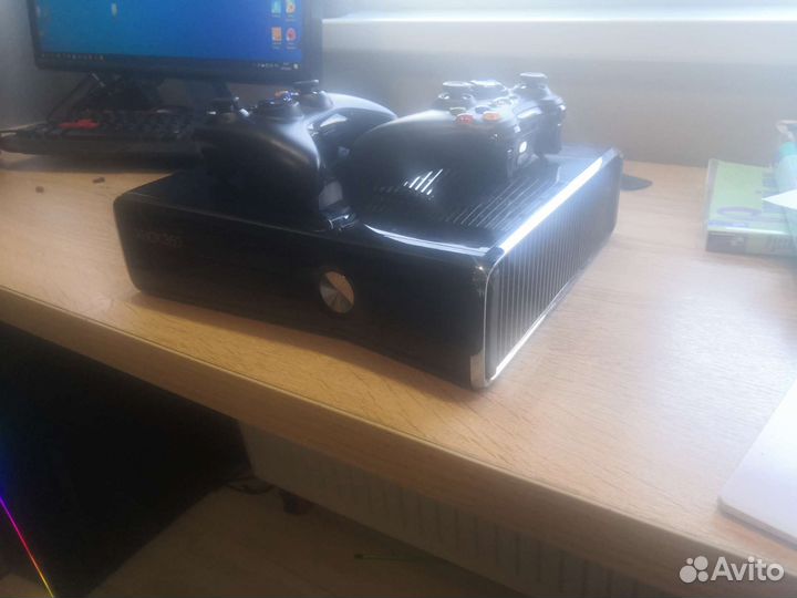 Xbox 360 slim freeboot + диски