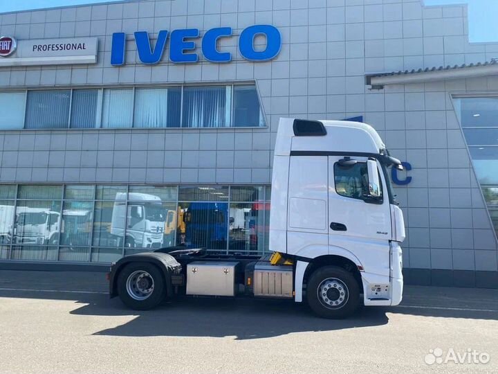 Mercedes-Benz Actros 1942, 2022