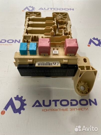 Блок предохранителей Toyota Camry W40