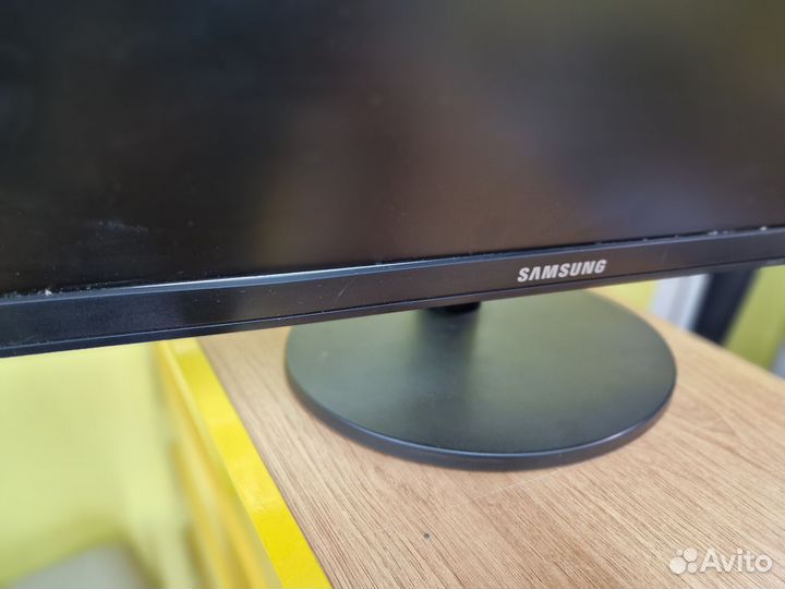 Монитор Samsung B2240