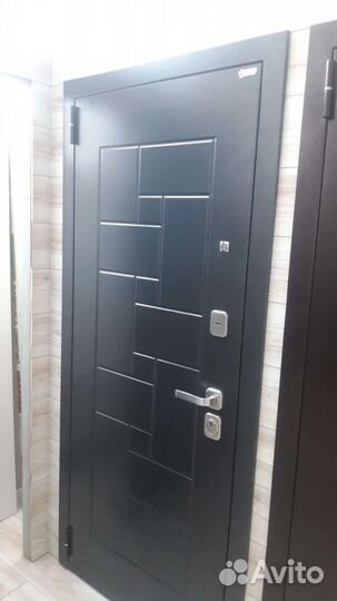 Дверь с зеркалом с установкой