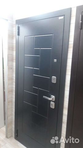 Дверь с зеркалом с установкой