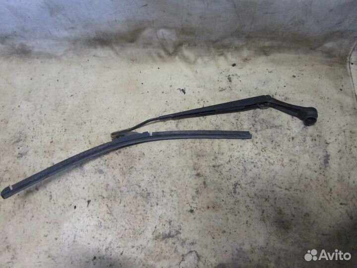 Поводок стеклоочистителя передний левый Ssang Yong