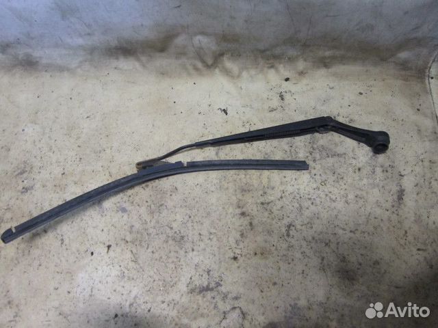 Поводок стеклоочистителя передний левый Ssang Yong