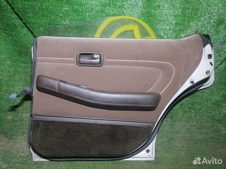 Дверь задняя правая Toyota Mark II GX81 Пустая