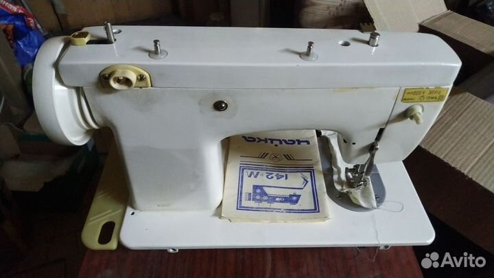 Швейная машина чайка 142м бу