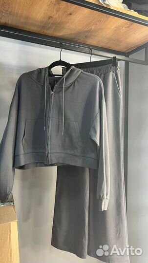 Спортивный костюм женский